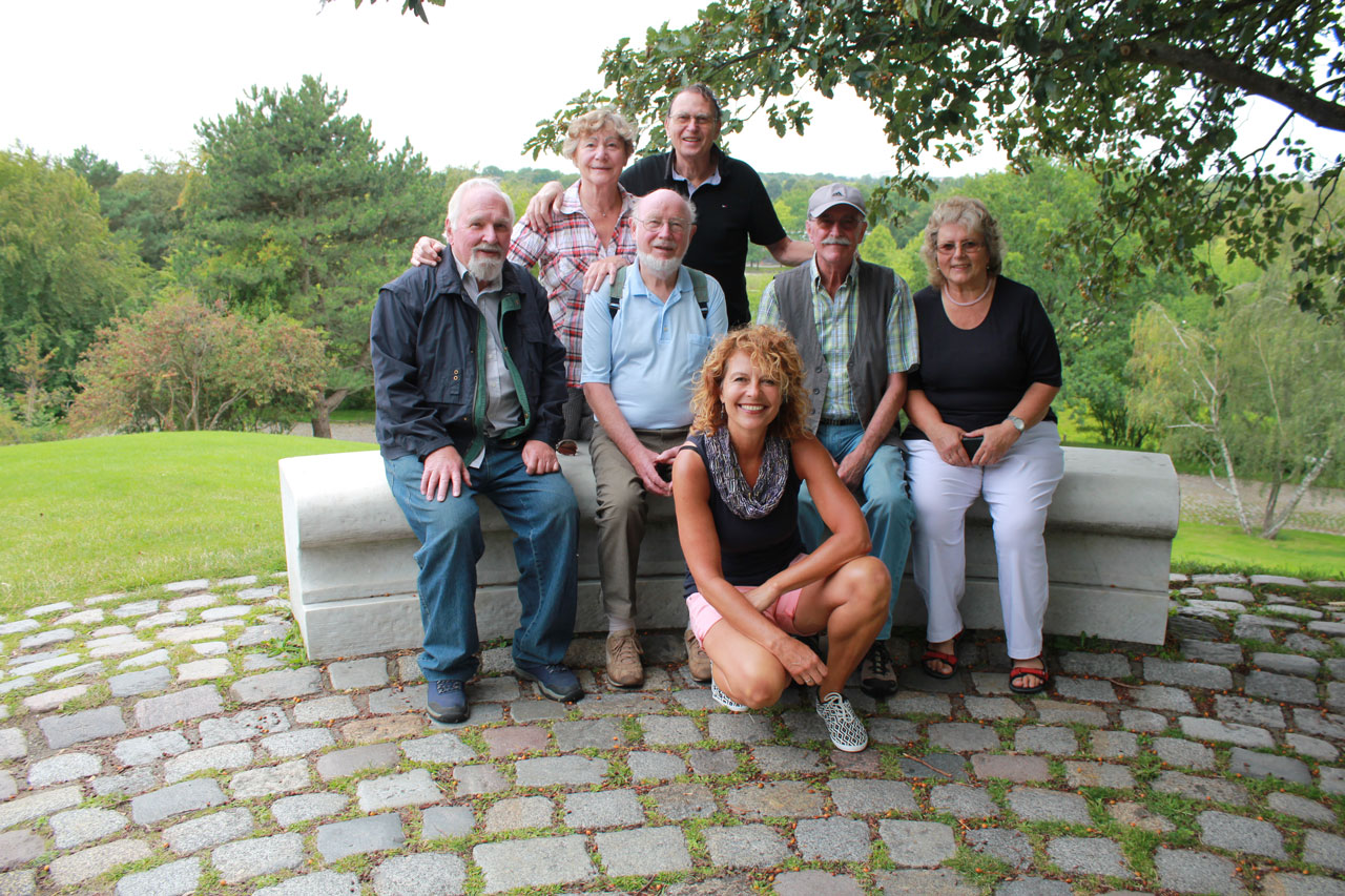Walkig Senioren: Ausflug 2016. geführte Tour durch den Britzer Garten durch eine Mitarbeiterin des Freilandlabors